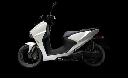 Horwinsk1 pearlwhite2