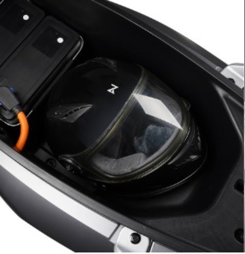 Iva nce en ncf buddybak voor het opbergen van uw helm en maximaal 2 accus megascooter 0