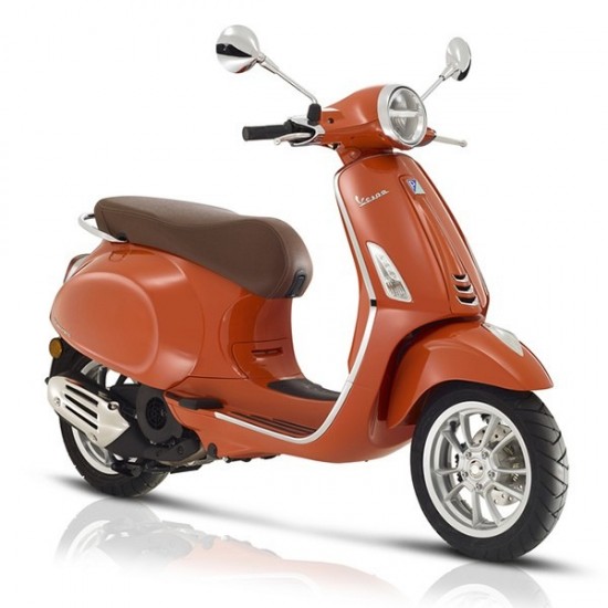 Vespa primavera oranje