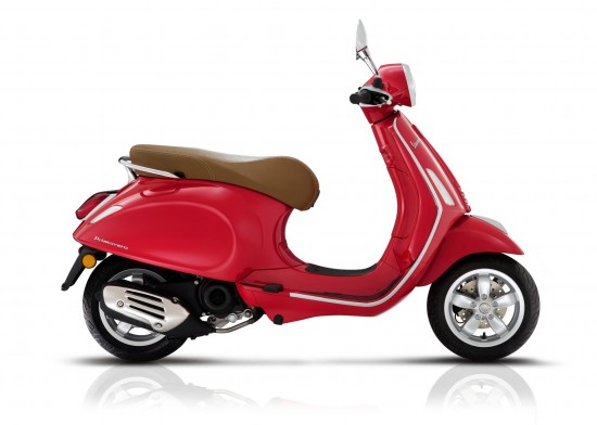 Vespa primavera rood